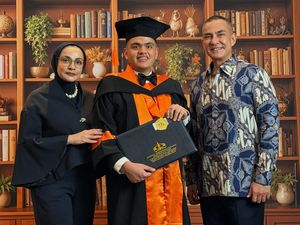 Ferdy Hasan Terharu Fasha yang Berkebutuhan Khusus Jadi Sarjana