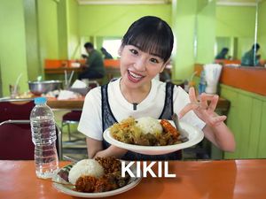 Haruka Mukbang di Warteg Agung, Lahap 2 Porsi Pakai Ati hingga Kikil