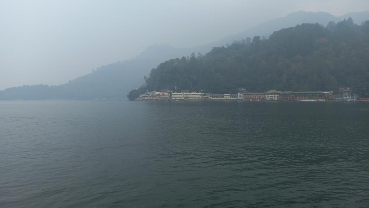 Kawasan Danau Toba Diselimuti Asap Karhutla, Jarak Pandang Maksimal 3 Km
