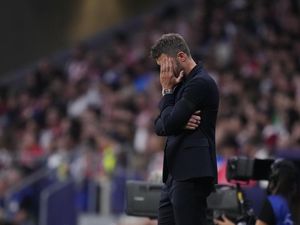 Campur Aduk Perasaan Carrick Lihat MU Dihajar Atletico