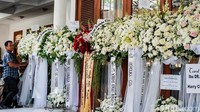 Martha Tilaar Berpulang, Karangan Bunga Memenuhi Kediaman
