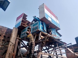 Resahkan Warga, Puluhan Bekupon di Karanggayam Surabaya Dibongkar