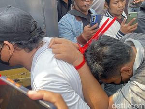 Video: Situasi Saat Kampung Narkoba Jalan Kunti Digerebek, Belasan Orang Diciduk!