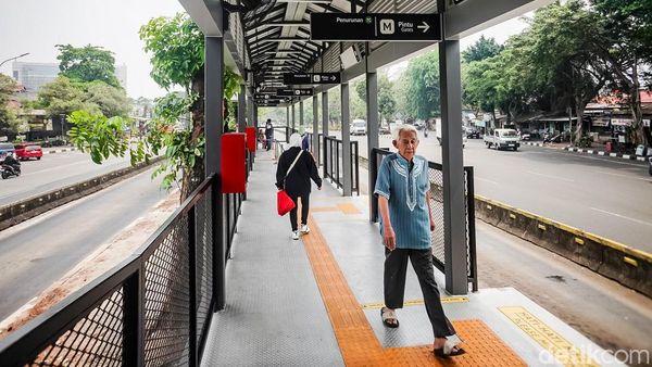 Perluasan Halte Transjakarta Cawang Cililitan Buat Arus Penumpang Lebih Teratur