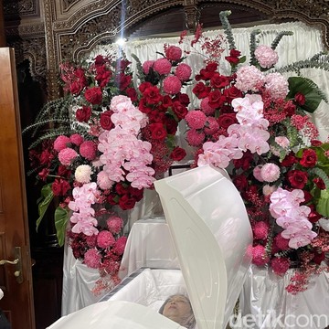 Kepergian Sang Maestro Kosmetik Lokal, Rumah Duka Martha Tilaar Dipadati Pelayat