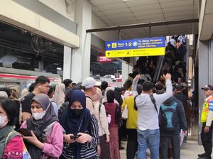 Tak Boleh Lagi Lomba Cepet-cepetan di Eskalator Stasiun Duri