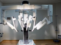 Operasi Kanker Rektum Bisa Dibantu Teknologi Robotik, Ini Keunggulannya