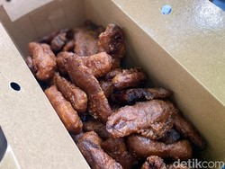 Makanan Musuh Minum Kopi hingga Pisang Goreng Butter Viral di Cibubur