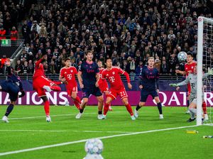 Olise Kartu Merah, Viking Vs Bayern Tuntas 3-3