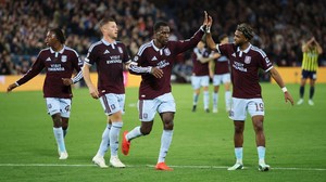 Anomali Aston Villa: Perkasa di UCL, Memble di EPL