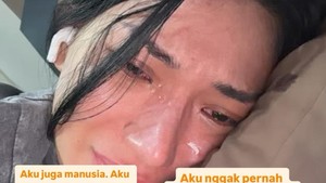 Tangis Berlliana Lovell Usai Dilecehkan Pria Saat Live TikTok