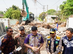 Bupati Subandi Pastikan Frontage Road Waru-Buduran Tuntas Tahun Ini
