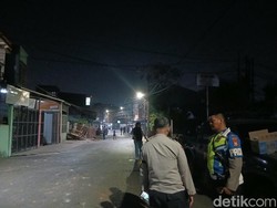 2 Kelompok Warga Tawuran Pakai Batu-Petasan di Ablam Makassar