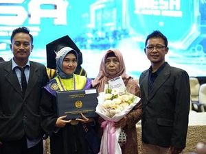 Buat Media Belajar Latih Siswa SD Berpikir Kritis, Firda Lulus S2 Unesa IPK 4!