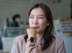 Bukan Mitos! Makan Es Krim Bermanfaat Usir Stres hingga Rasa Sedih