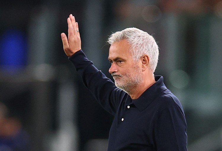 Madrid Masih Sempurna di Liga Champions, Mourinho Colek Arsenal