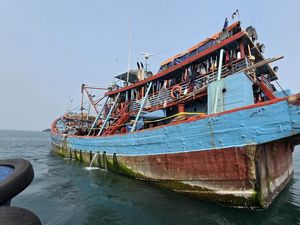 6 Fakta Duel Berdarah 2 Lawan 1 di KM Cahaya Mutiara
