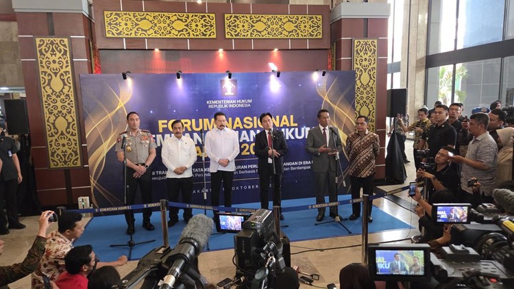 Menkum Tegaskan Pemerintah Serius Tangani Karhutla