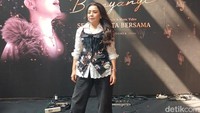 Iis Dahlia Puji Mayangsari: Suara-Penampilannya Masih Bisa Saingi Anak Muda