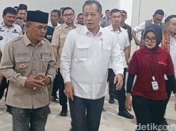 Menkop Cek Ketersediaan Barang Subsidi di KDMP Sambiroto Nganjuk