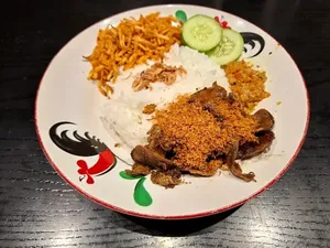 Ngidam Nasi Lidah? 10 Tempat Ini Tawarkan Menu Enak Mulai Rp30 Ribuan