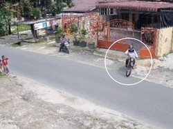 Kawanan Maling Curi Motor di Rumah Kadinsos Medan Siang Bolong