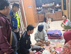Bayi Perempuan Ditemukan di Depan Rumah Warga Blitar, Ortu Diburu