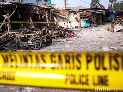 Potret Mencekam Pasar Cimanggis Usai Ledakan, Bangunan Porak-poranda