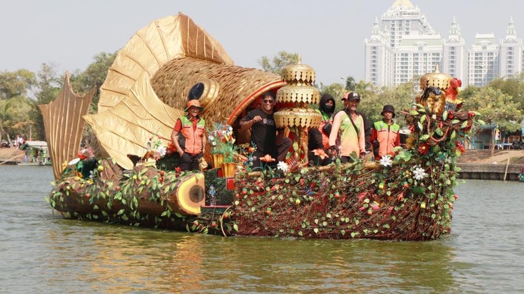 Unik! 43 Perahu Berbahan Botol Plastik Bakal Berlayar di Danau Sunter