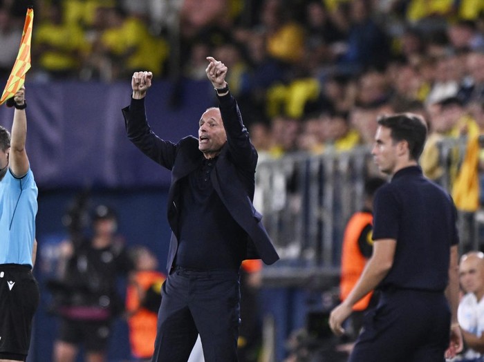 Soccer Football - UEFA Champions League - Villarreal v Napoli - Estadio de la Ceramica, Villarreal, Spain - October 13, 2026 Napoli coach Massimiliano Allegri reacts REUTERS/Pablo Morano