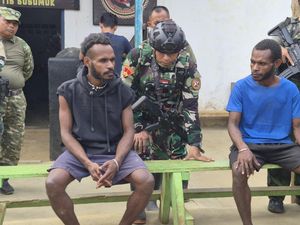 2 Pentolan OPM Serahkan Diri ke TNI Usai Sempat Dikabarkan Tewas