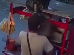 Tukang Mi Ayam Curi Kucing di Bekasi Bertemu Pemilik, Sepakat Damai