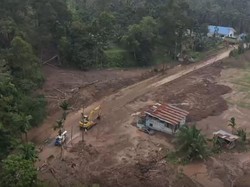 13 Alat Berat Dikerahkan Percepat Penanganan Longsor di Ruas Tapan-Batas Jambi