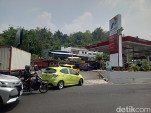 Ojol Keluhkan Antrean BBM di SPBU Manado Ganggu Pekerjaan