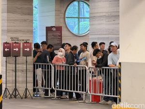 Antrean Mengular Penjualan Perdana iPhone 18 Pro Max di Jakarta