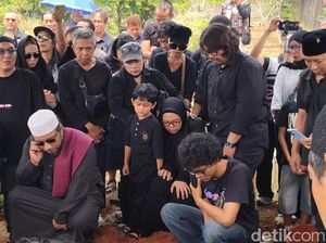 Jumat Haru Iringi Kepergian Doddy Katamsi