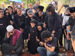 Jumat Haru Iringi Kepergian Doddy Katamsi