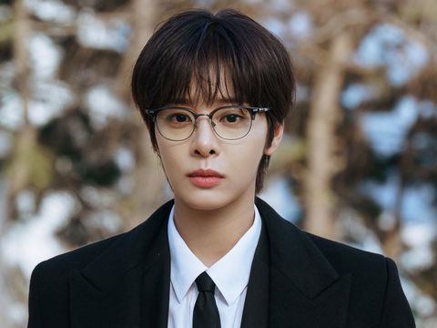 Seol In-a atau Seorina dalam drama Korea Love in Disguise (2026).