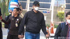 Kena OTT KPK, Bupati Klaten Hamenang Tiba di Gedung Merah Putih