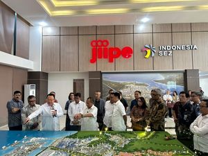 Kunjungi JIIPE, Menperin Sarmuji Minta Warga Lokal Lebih Dilibatkan