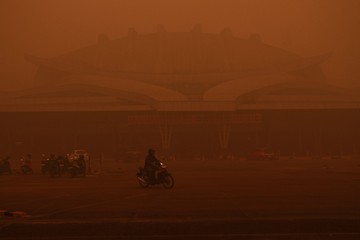 Bingkai Sepekan : Asap Karhutla Masih Bayangi Indonesia dan Negara Tetangga