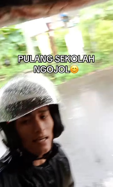 Jejak Gigih Mantan Driver Ojol Menembus Panggung Catwalk Profesional