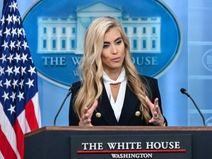 Picu Kontroversi, Jubir Baru Trump Kritik Toilet di China