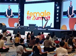 Keseruan Yoga Bareng Anjasmara di Female Fit Summit 2026