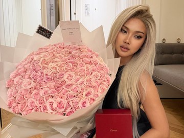 Calvin Manik Beri Shakira Jasmine Hadiah Cartier di Momen Ulang Tahun