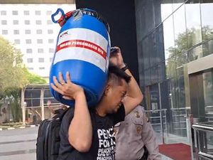 Video Ini Tong Biru yang Diduga Jadi Wadah Bupati Klaten Simpan Uang Korupsi