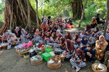 Merawat Air Lewat Budaya: Cerita di Balik Tradisi Merti Desa Kledung