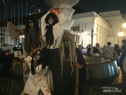Di Balik Seramnya Hantu Asia Afrika yang Hadir Bukan buat Menakut-nakuti tapi...