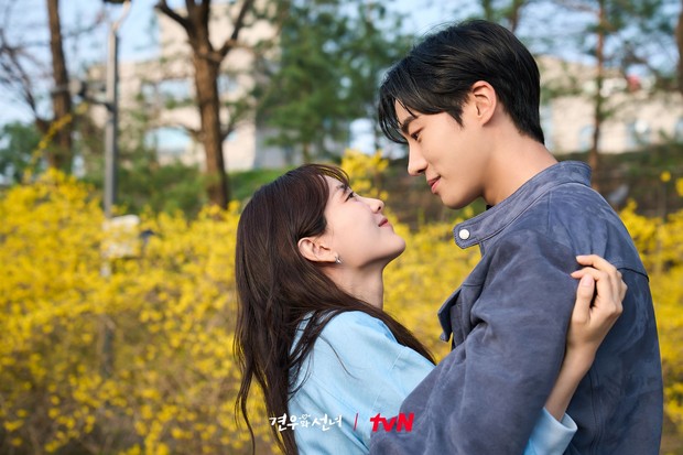 Cho Yi Hyun dan Choo Young Woo di Head Over Heels/ Foto: tvN