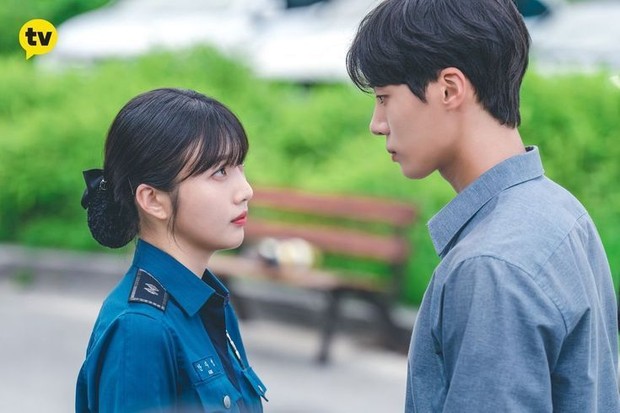 Joy dan Choo Young Woo di Once Upon a Small Town/ Foto: imdb.com